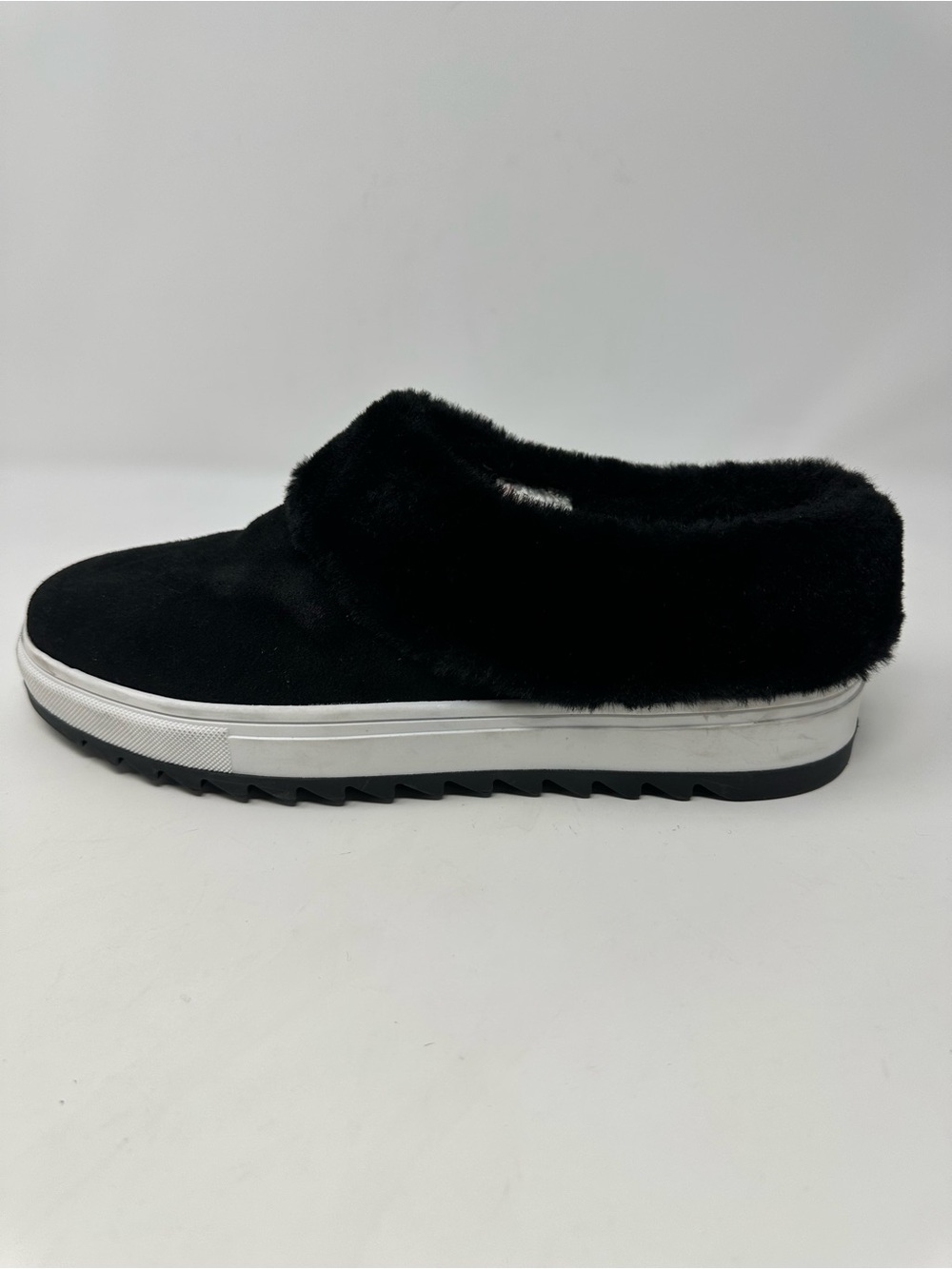 Blondo Suri Waterproof Suede Slip-On Sneaker Faux-Fur Lining Black Womens 7M